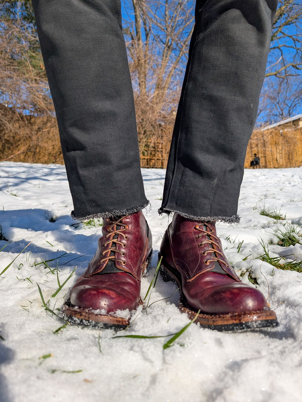 Photo by demo on January 13, 2025 of the White's 350 Cruiser in Horween Burgundy Chromexcel.