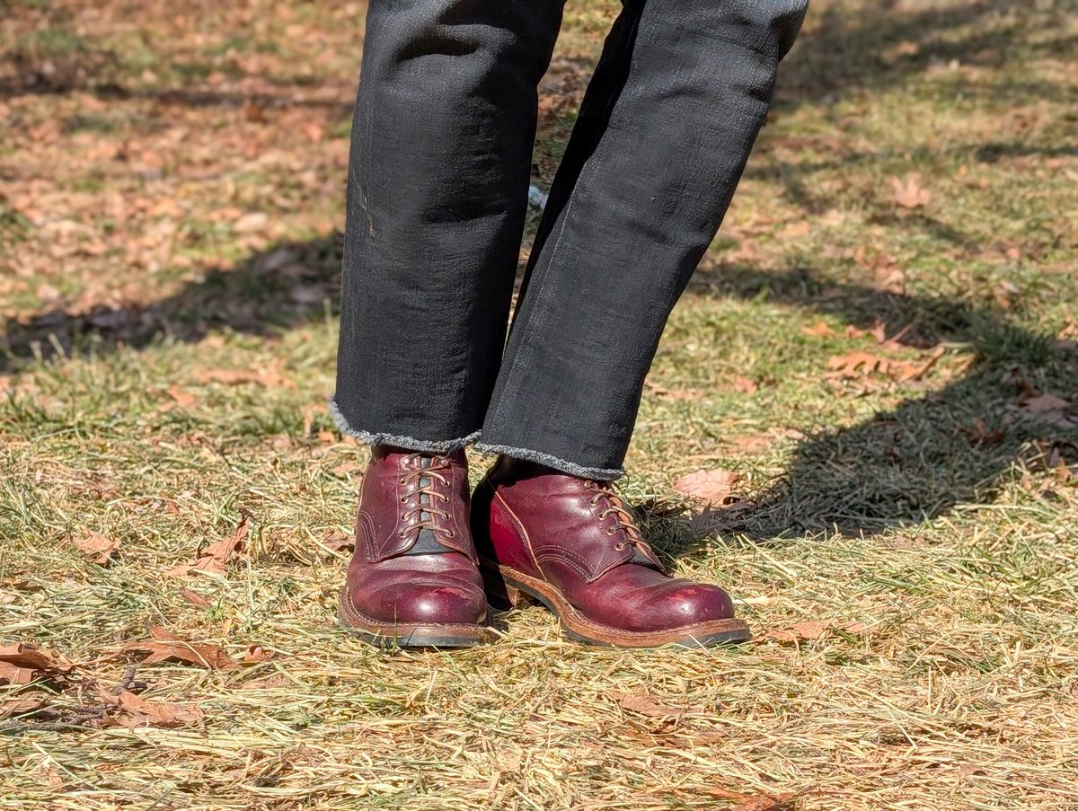 Photo by demo on January 25, 2025 of the White's 350 Cruiser in Horween Burgundy Chromexcel.