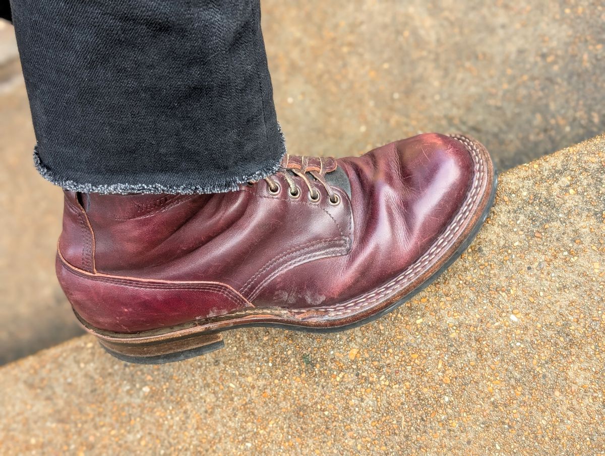 Photo by demo on December 16, 2024 of the White's 350 Cruiser in Horween Burgundy Chromexcel.