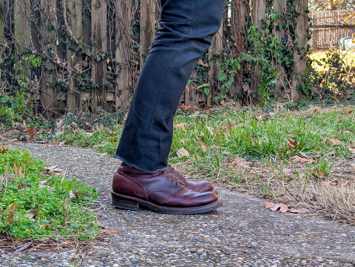 Photo by demo on December 16, 2024 of the White's 350 Cruiser in Horween Burgundy Chromexcel.