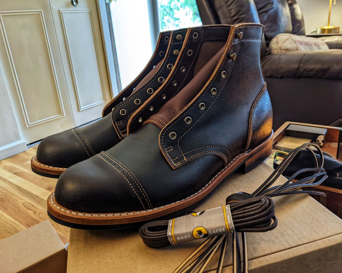 Photo by demo on July 25, 2022 of the Truman Service Boot in Horween Java Waxed Flesh.
