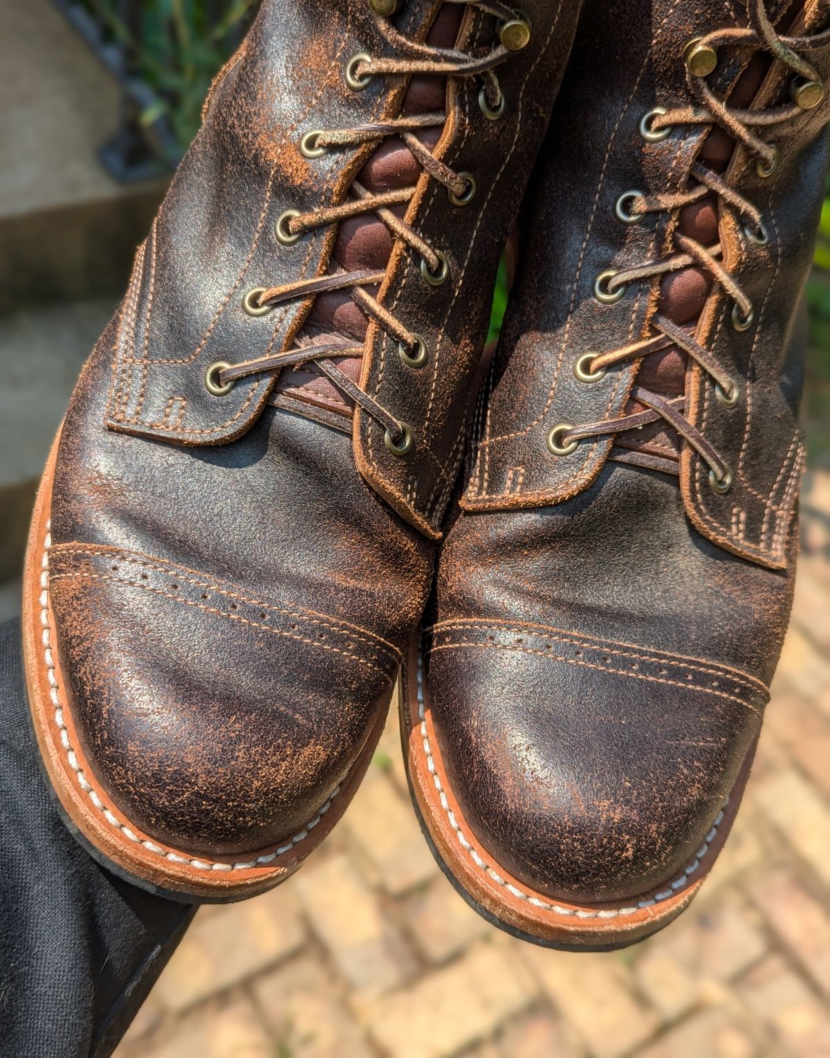 Photo by demo on July 23, 2024 of the Truman Service Boot in Horween Java Waxed Flesh.