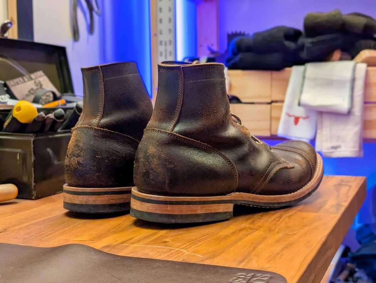 Photo by demo on February 9, 2025 of the Truman Service Boot in Horween Java Waxed Flesh.