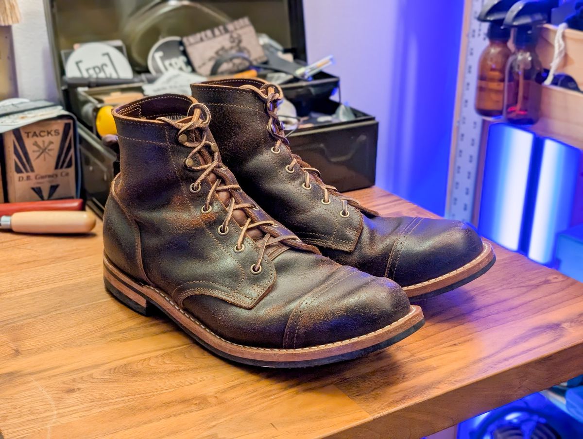 Photo by demo on February 9, 2025 of the Truman Service Boot in Horween Java Waxed Flesh.