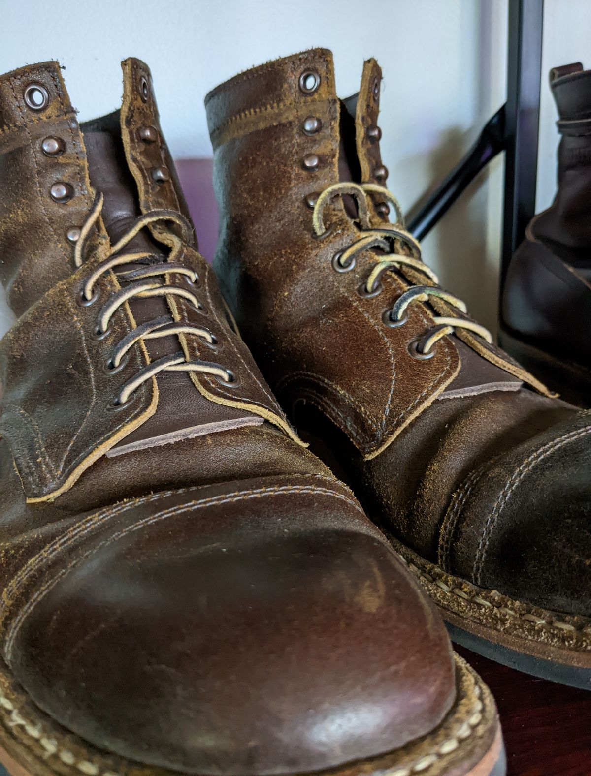 Photo by demo on December 1, 2022 of the White's MP-Sherman Toe Cap in Horween Cinnamon Waxed Flesh.