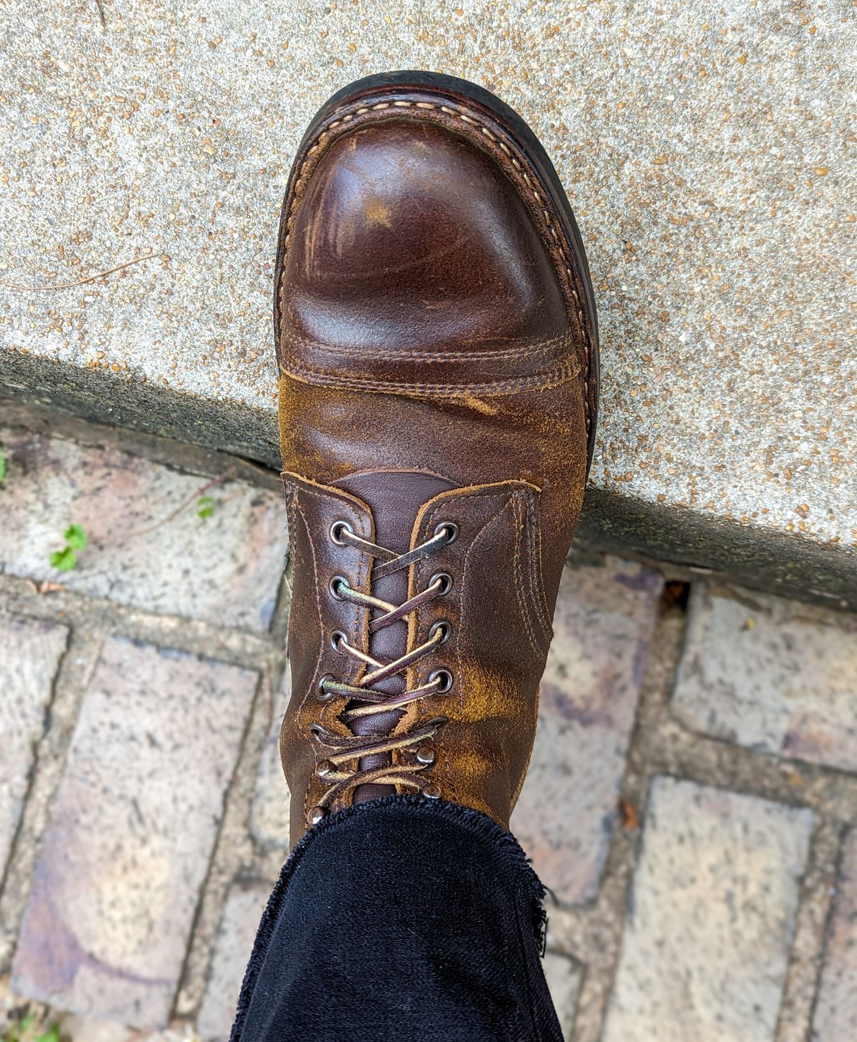 Photo by demo on June 8, 2024 of the White's MP-Sherman Toe Cap in Horween Cinnamon Waxed Flesh.