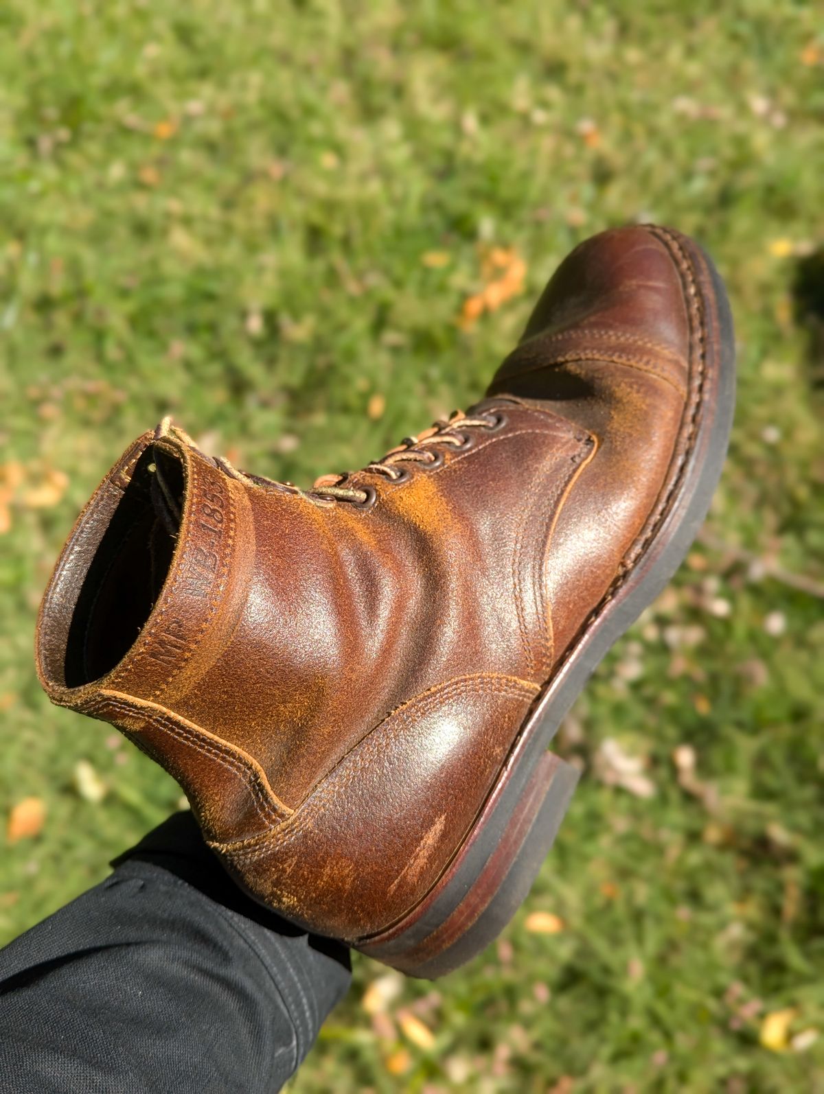 Photo by demo on October 17, 2024 of the White's MP-Sherman Toe Cap in Horween Cinnamon Waxed Flesh.