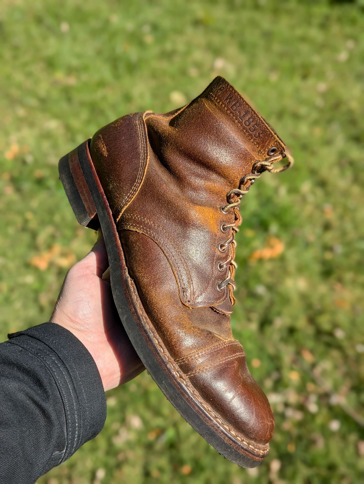 Photo by demo on October 17, 2024 of the White's MP-Sherman Toe Cap in Horween Cinnamon Waxed Flesh.