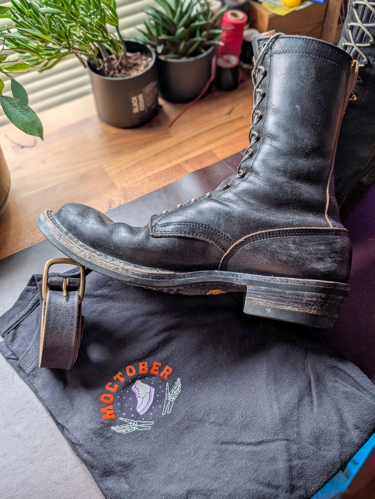 Photo by demo on October 26, 2025 of the White's x Rose Anvil Drifter 2.0 in Seidel Black Double Shot.