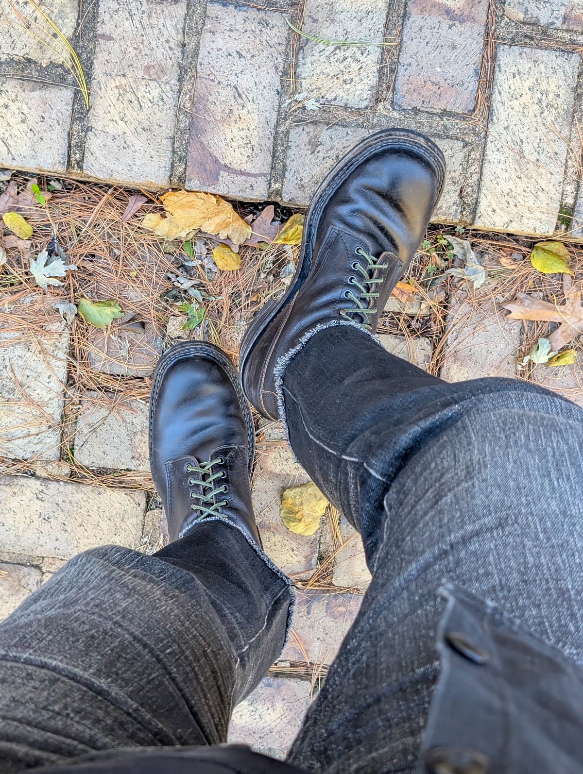 Photo by demo on November 6, 2025 of the White's x Rose Anvil Drifter 2.0 in Seidel Black Double Shot.