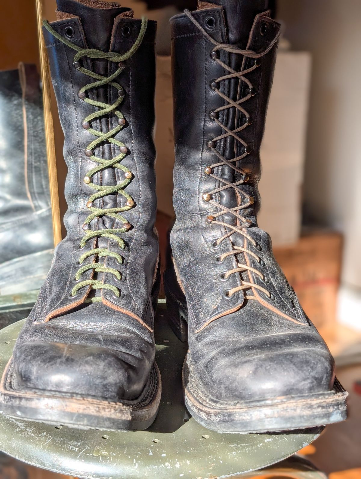 Photo by demo on November 6, 2025 of the White's x Rose Anvil Drifter 2.0 in Seidel Black Double Shot.