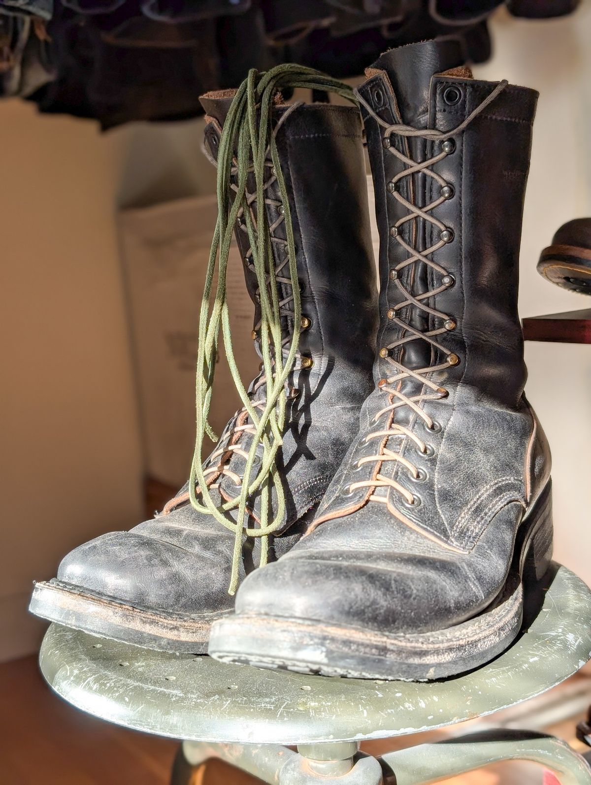 Photo by demo on November 6, 2025 of the White's x Rose Anvil Drifter 2.0 in Seidel Black Double Shot.