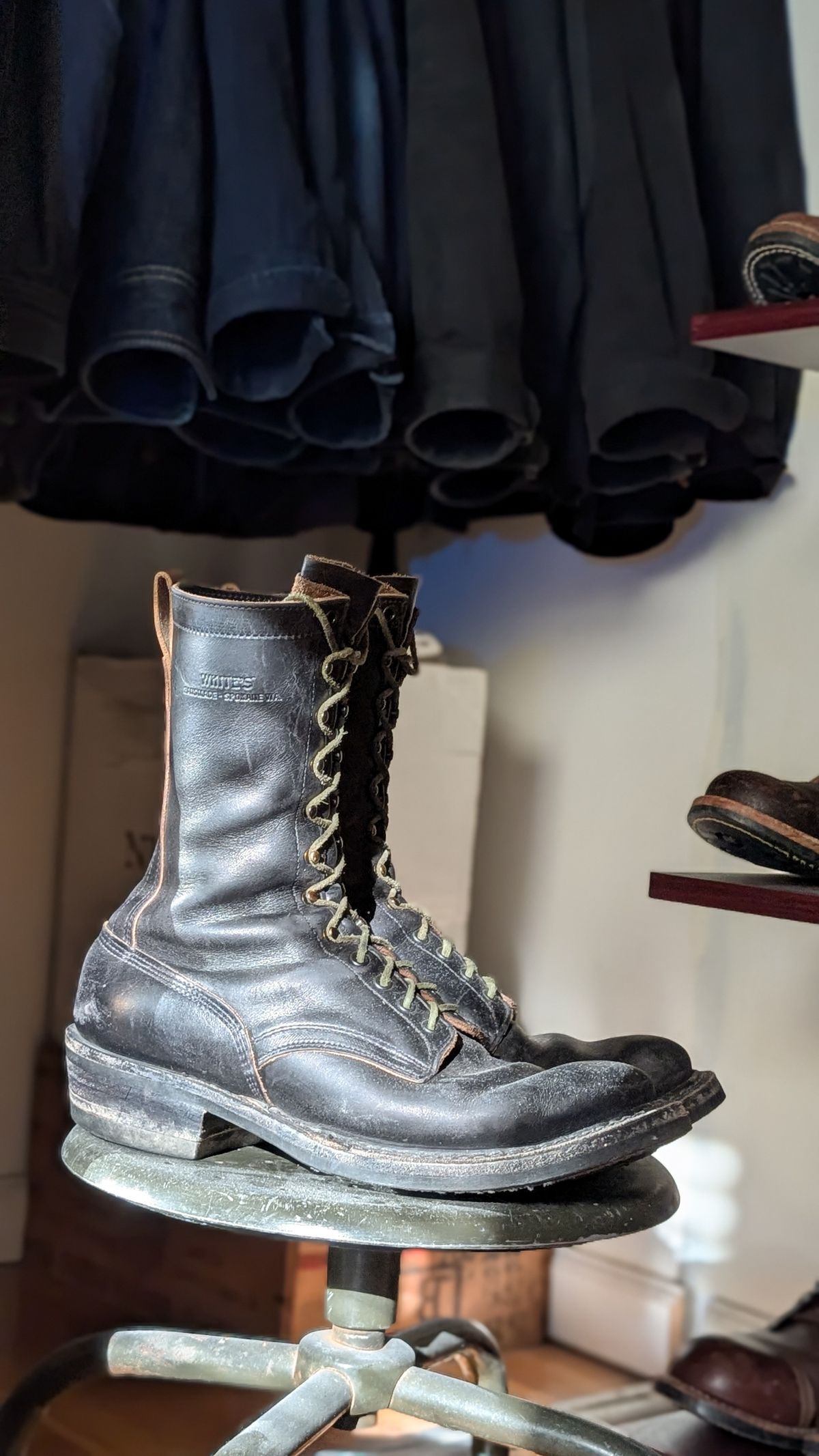 Photo by demo on February 4, 2026 of the White's x Rose Anvil Drifter 2.0 in Seidel Black Double Shot.