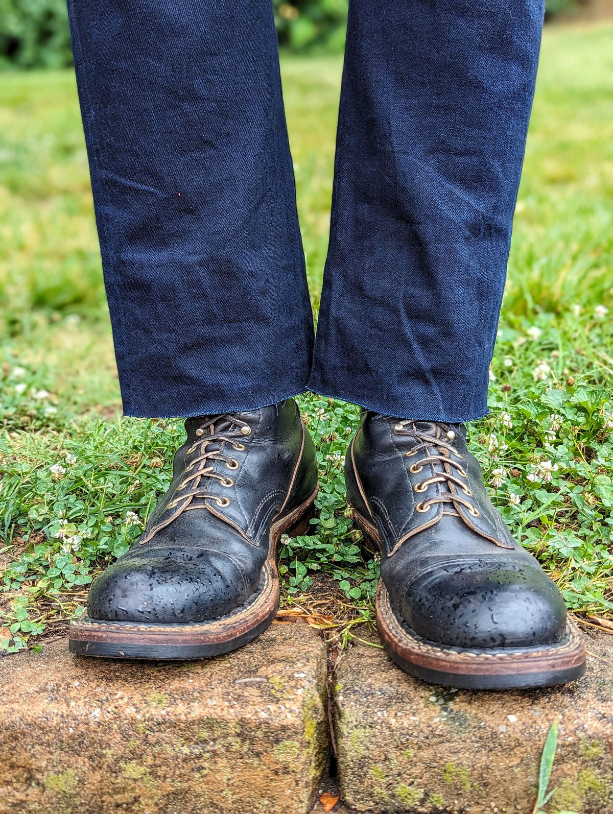 Photo by demo on July 1, 2023 of the White's Bounty Hunter in Horween Black Chromexcel.