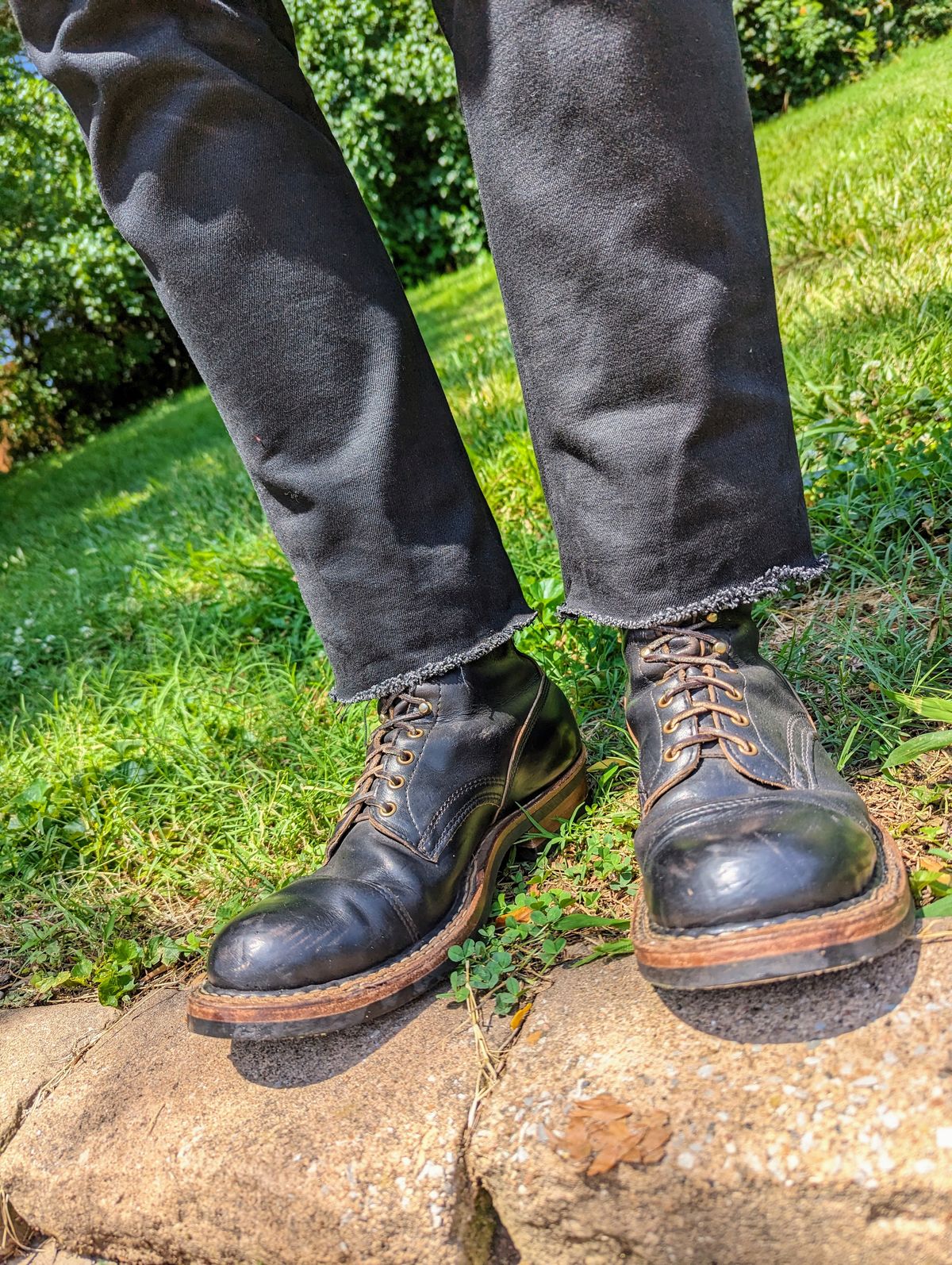 Photo by demo on July 20, 2023 of the White's Bounty Hunter in Horween Black Chromexcel.