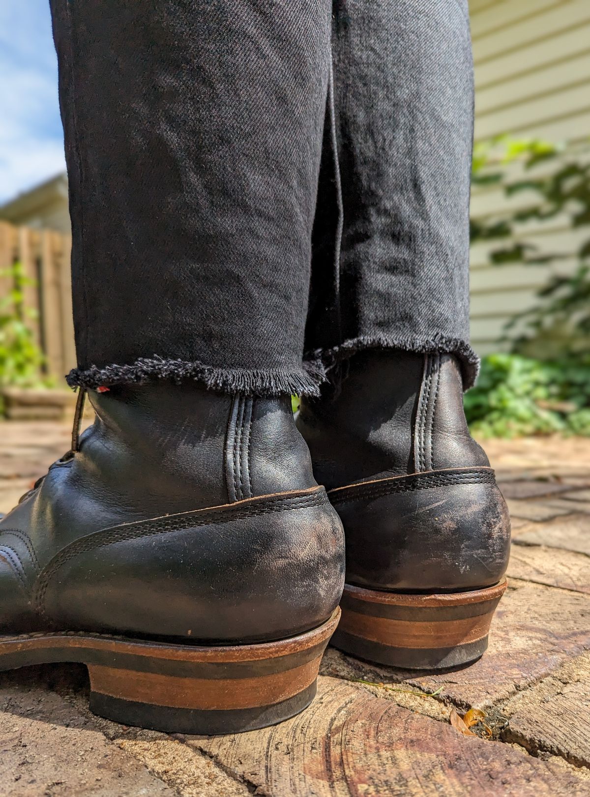 Photo by demo on August 12, 2023 of the White's Bounty Hunter in Horween Black Chromexcel.