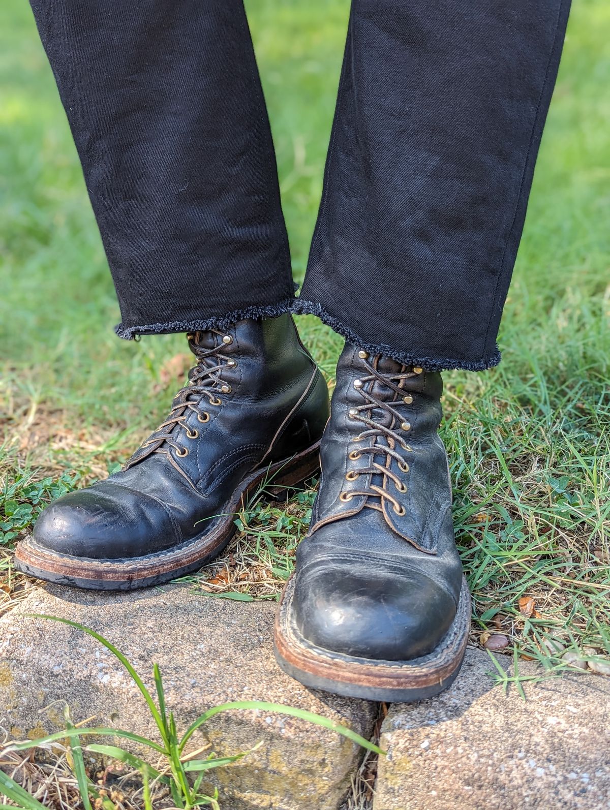 Photo by demo on September 4, 2023 of the White's Bounty Hunter in Horween Black Chromexcel.