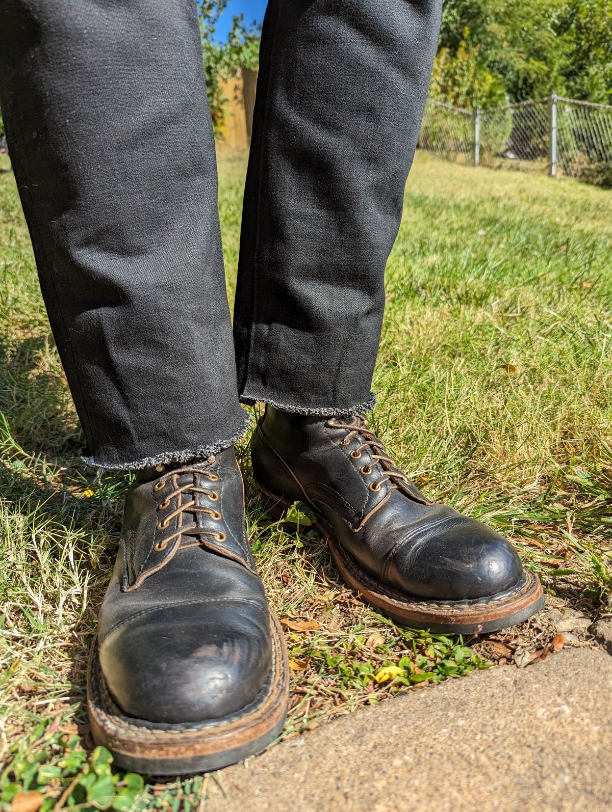 Photo by demo on September 25, 2023 of the White's Bounty Hunter in Horween Black Chromexcel.