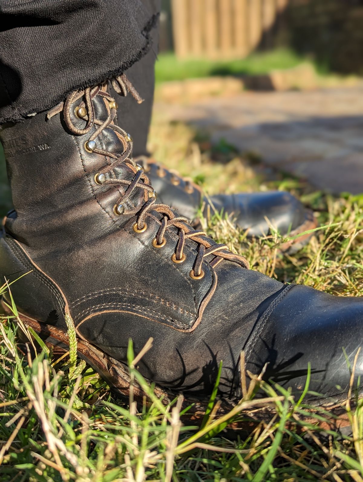Photo by demo on October 13, 2023 of the White's Bounty Hunter in Horween Black Chromexcel.