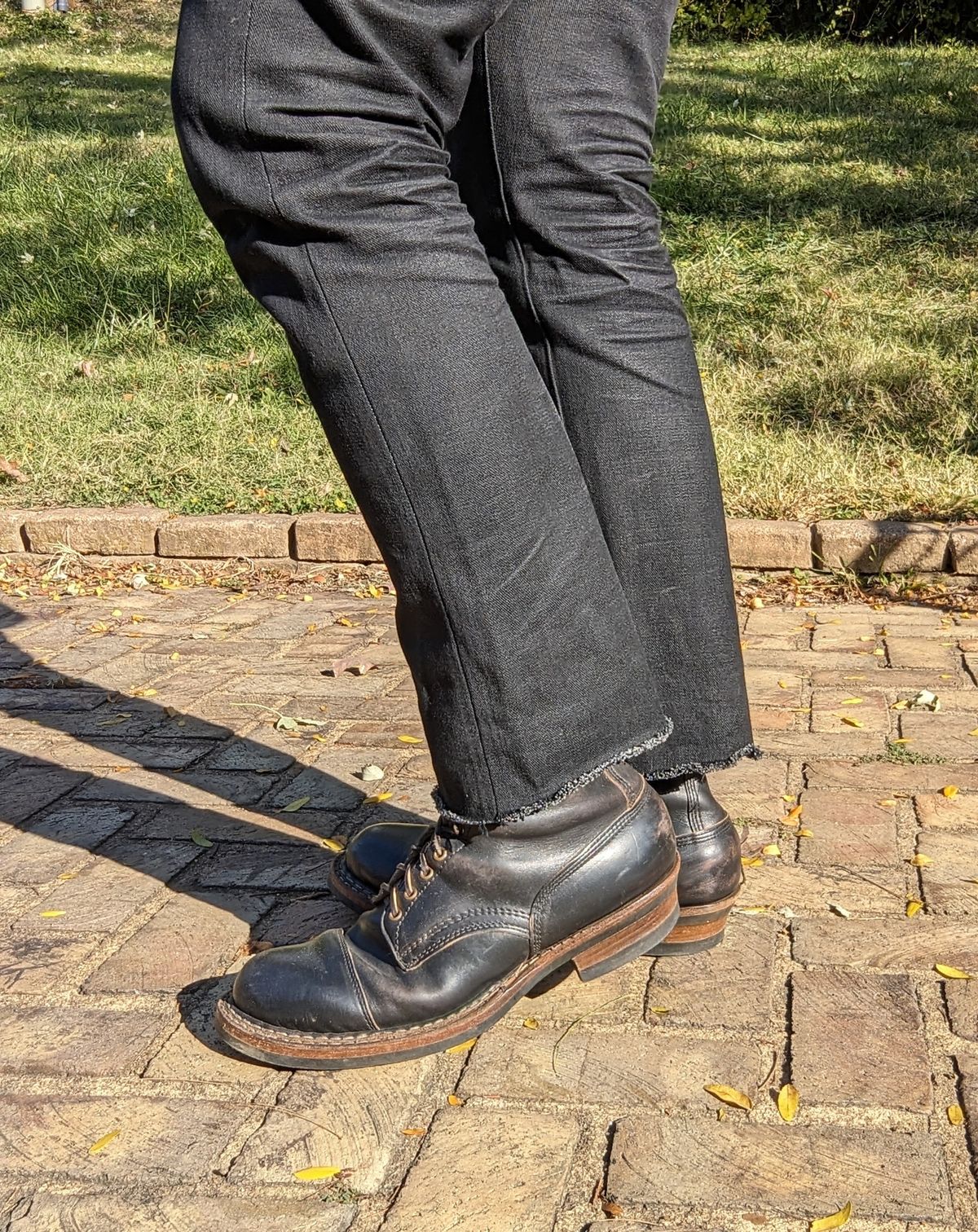 Photo by demo on October 20, 2023 of the White's Bounty Hunter in Horween Black Chromexcel.