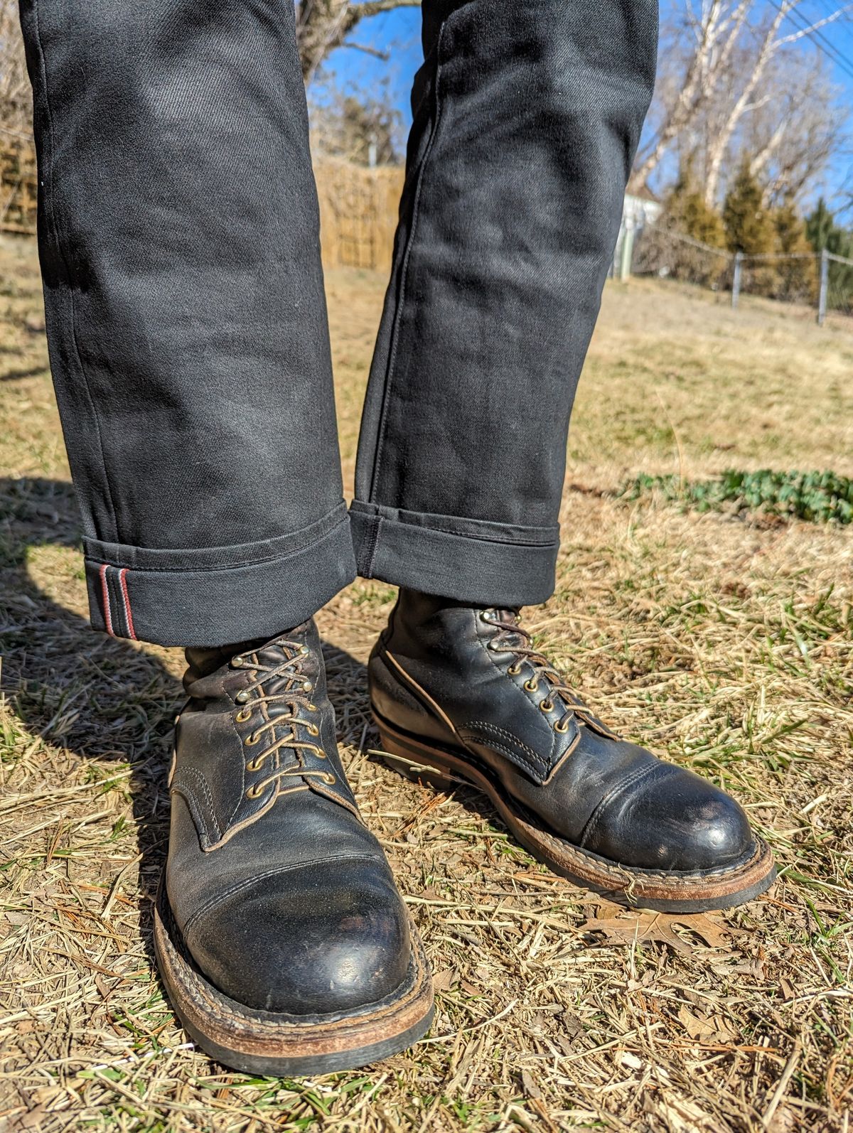 Photo by demo on February 14, 2024 of the White's Bounty Hunter in Horween Black Chromexcel.
