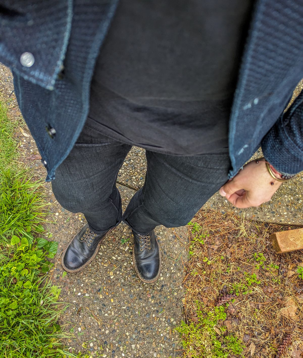 Photo by demo on April 23, 2024 of the White's Bounty Hunter in Horween Black Chromexcel.