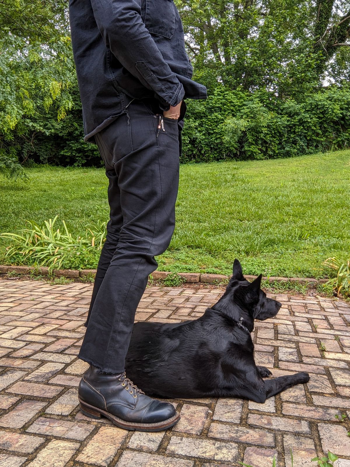 Photo by demo on May 14, 2024 of the White's Bounty Hunter in Horween Black Chromexcel.