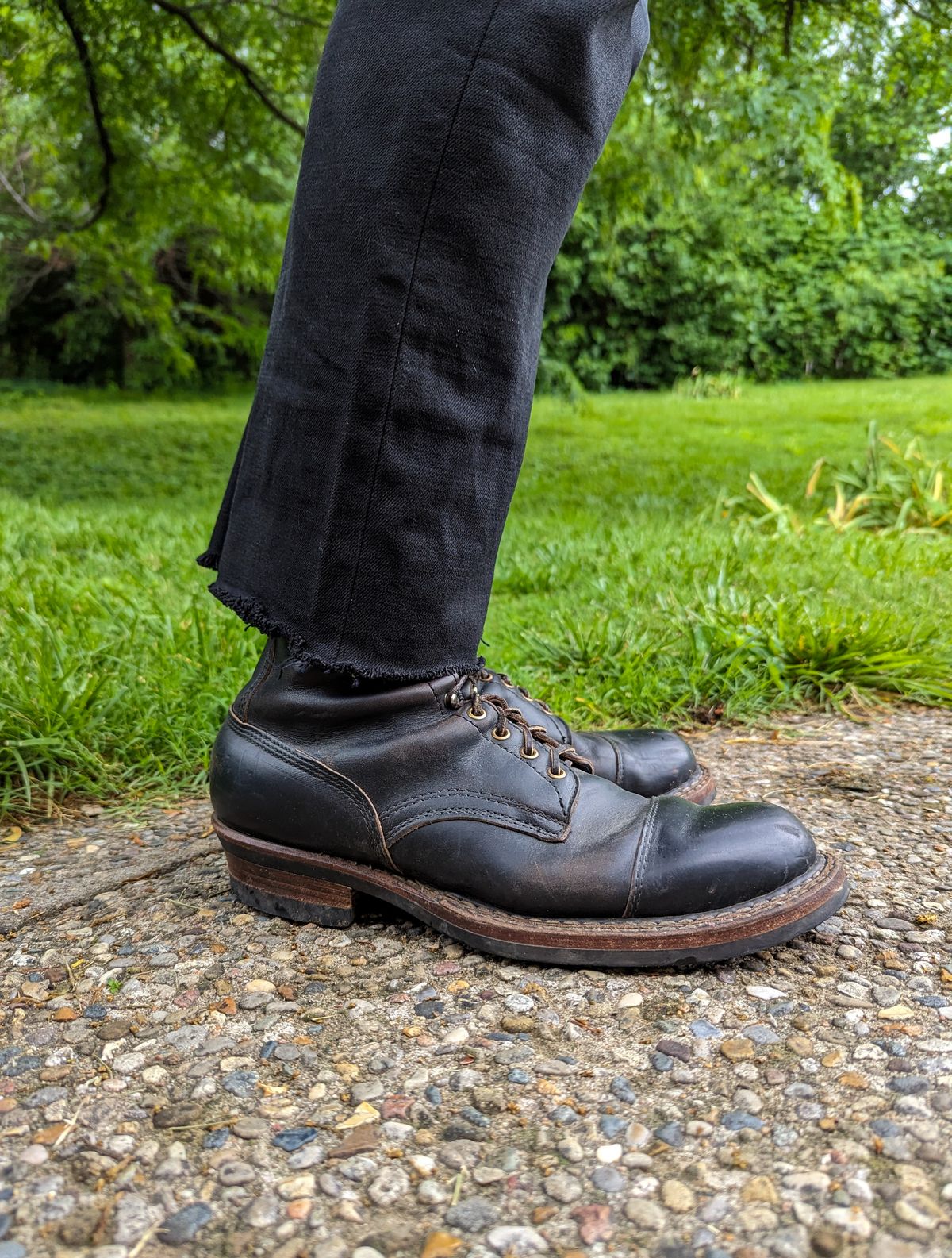 Photo by demo on May 14, 2024 of the White's Bounty Hunter in Horween Black Chromexcel.