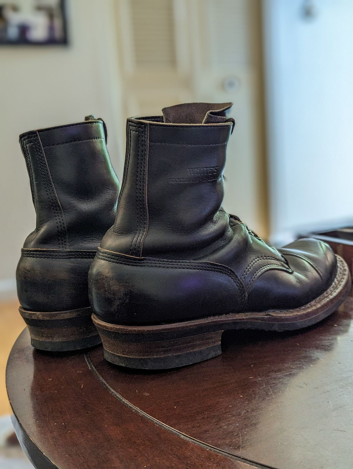 Photo by demo on May 17, 2024 of the White's Bounty Hunter in Horween Black Chromexcel.