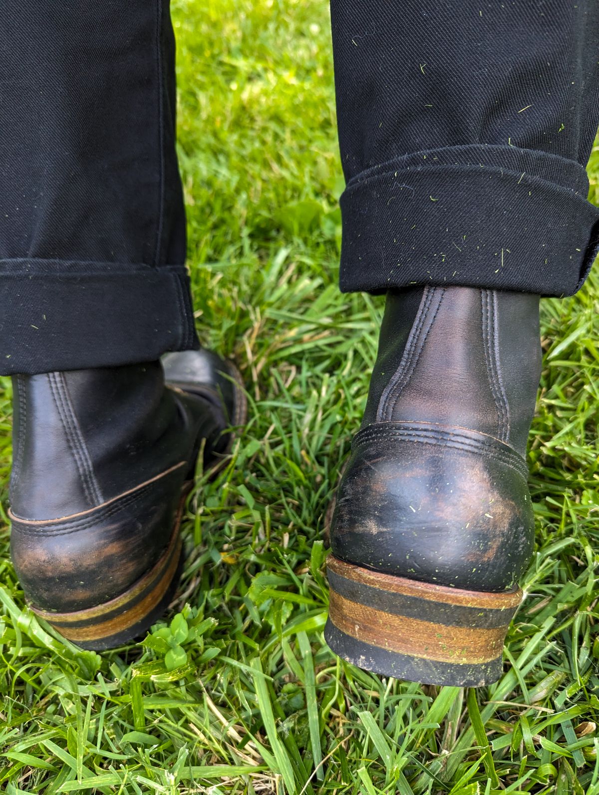 Photo by demo on June 4, 2024 of the White's Bounty Hunter in Horween Black Chromexcel.