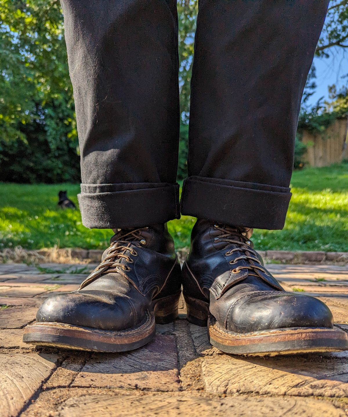 Photo by demo on June 13, 2024 of the White's Bounty Hunter in Horween Black Chromexcel.