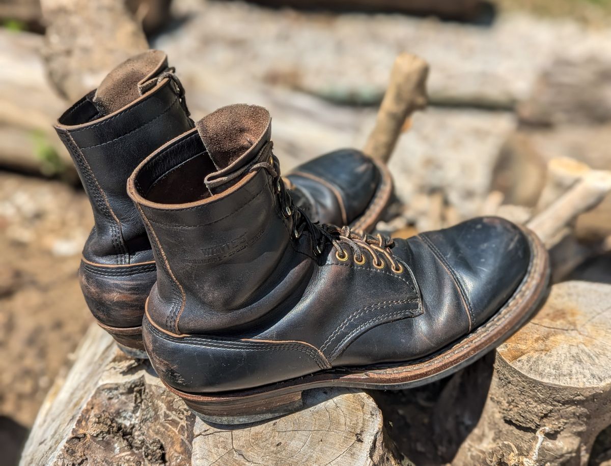 Photo by demo on July 5, 2024 of the White's Bounty Hunter in Horween Black Chromexcel.