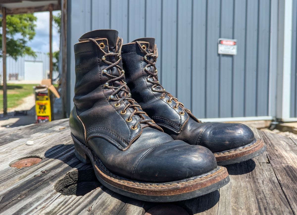 Photo by demo on July 5, 2024 of the White's Bounty Hunter in Horween Black Chromexcel.