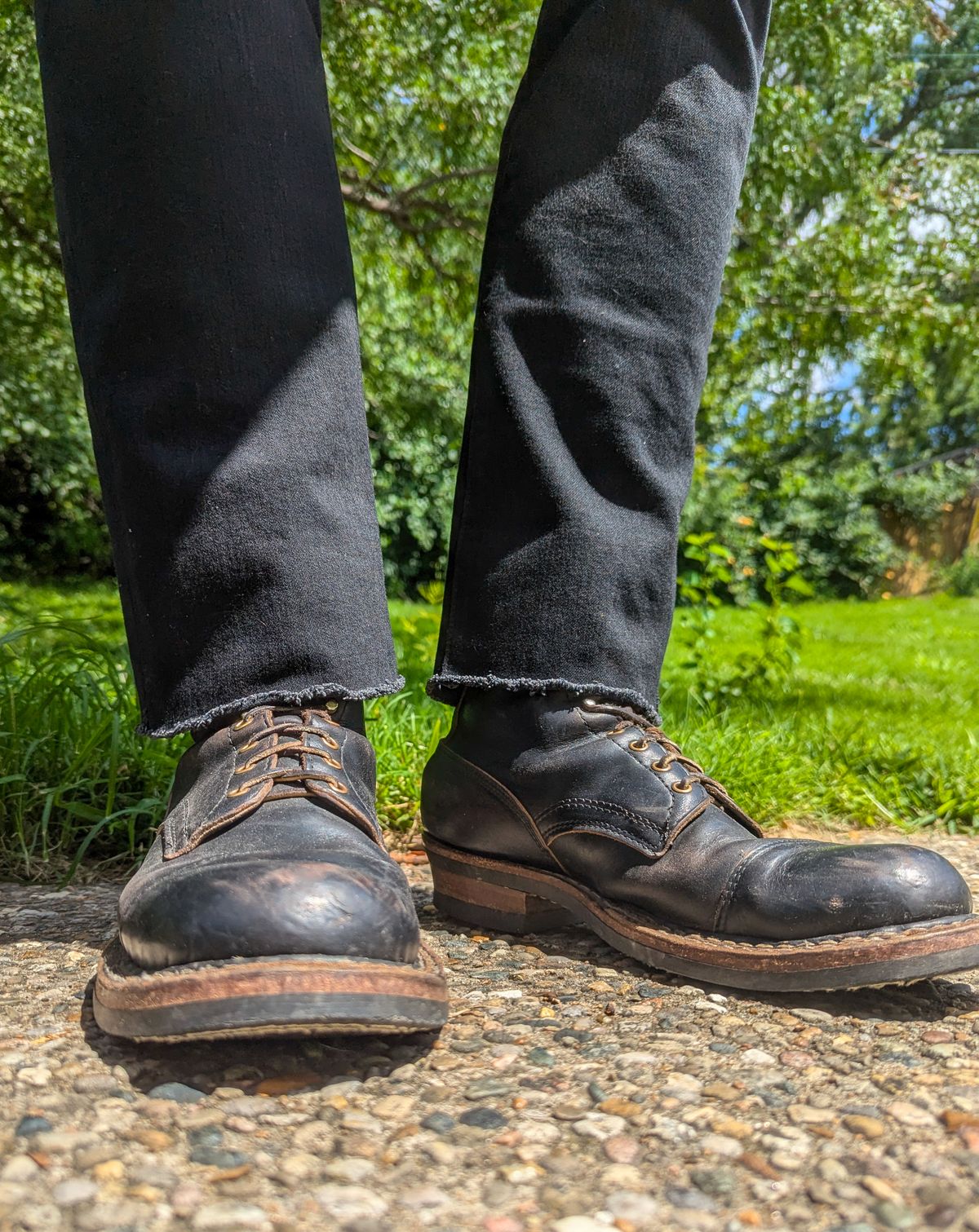 Photo by demo on July 19, 2024 of the White's Bounty Hunter in Horween Black Chromexcel.