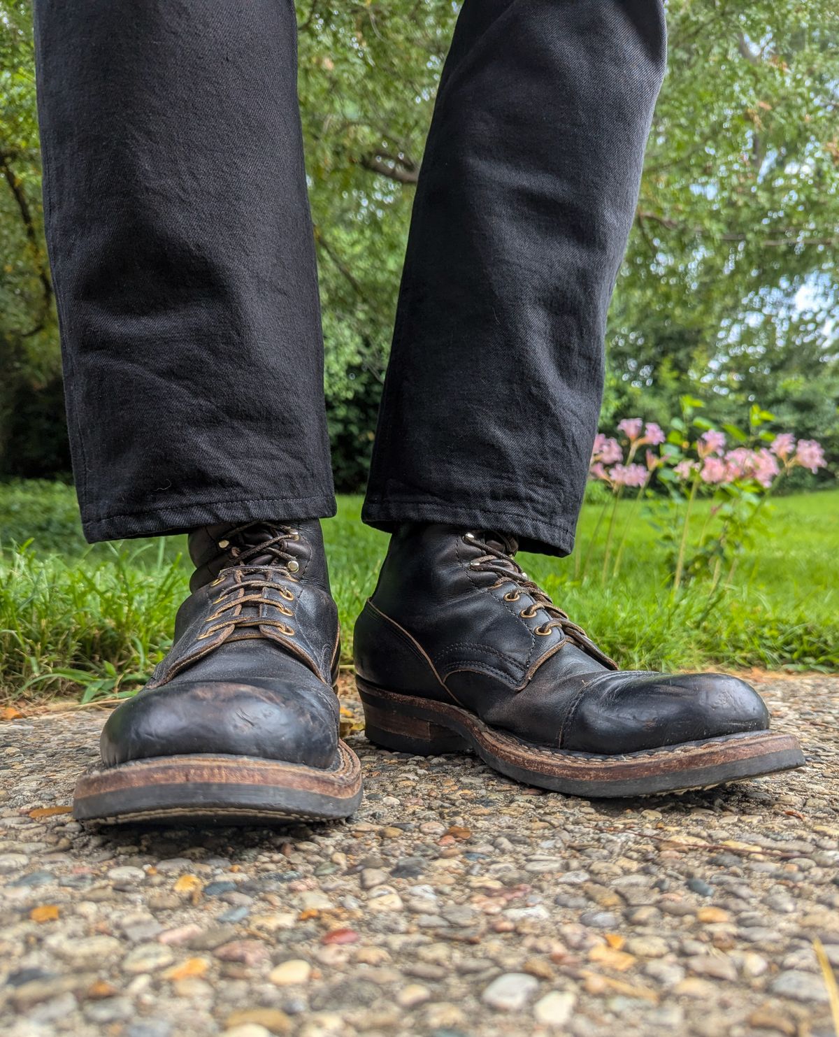 Photo by demo on July 27, 2024 of the White's Bounty Hunter in Horween Black Chromexcel.