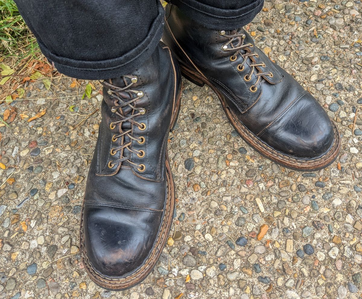 Photo by demo on August 21, 2024 of the White's Bounty Hunter in Horween Black Chromexcel.