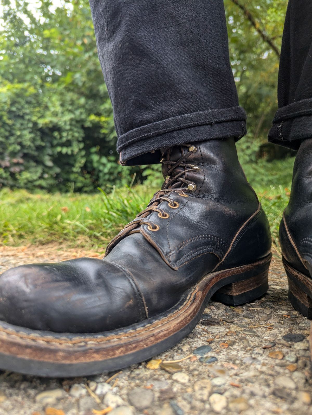 Photo by demo on August 21, 2024 of the White's Bounty Hunter in Horween Black Chromexcel.