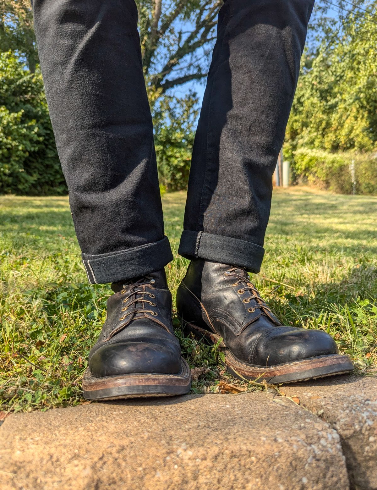 Photo by demo on September 11, 2024 of the White's Bounty Hunter in Horween Black Chromexcel.