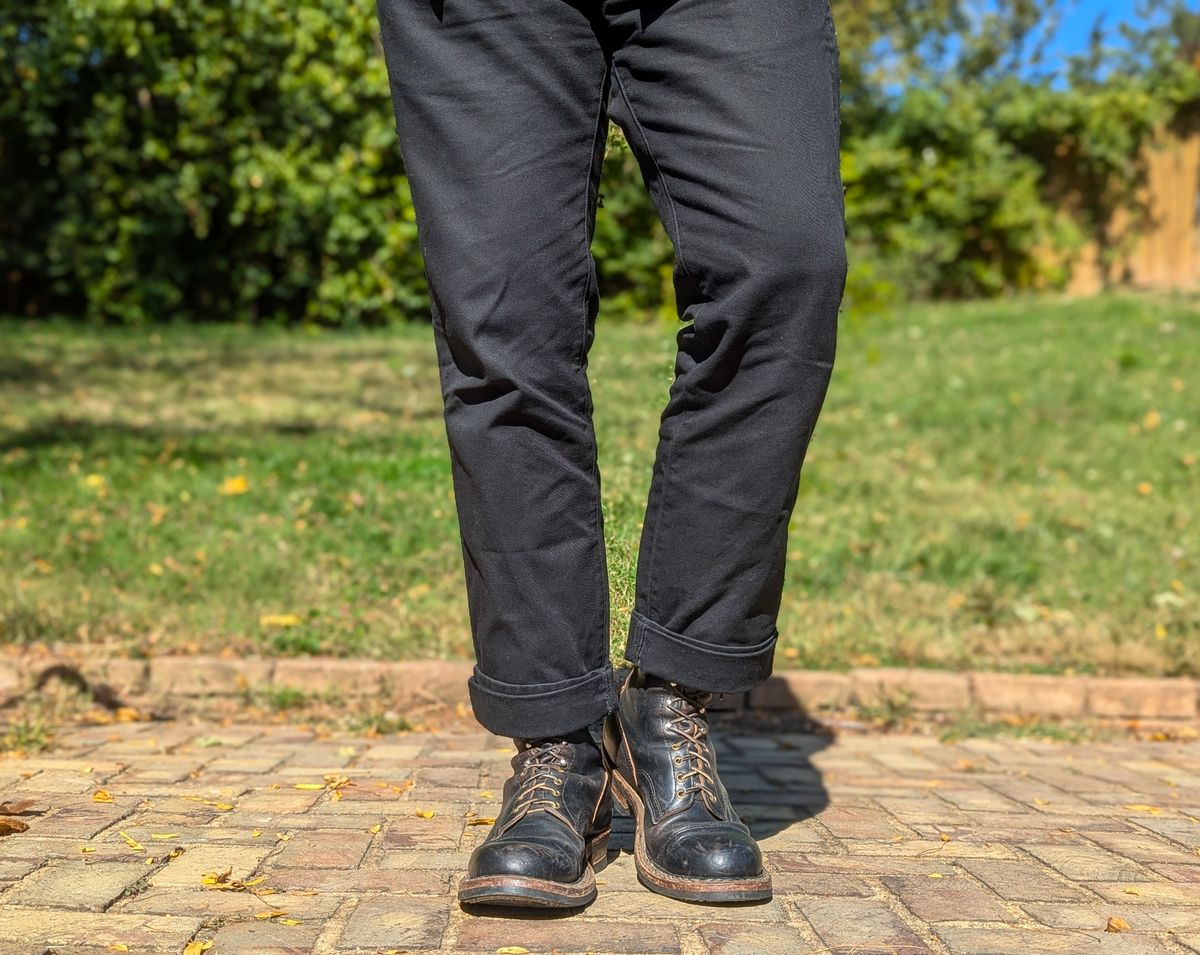 Photo by demo on October 13, 2024 of the White's Bounty Hunter in Horween Black Chromexcel.