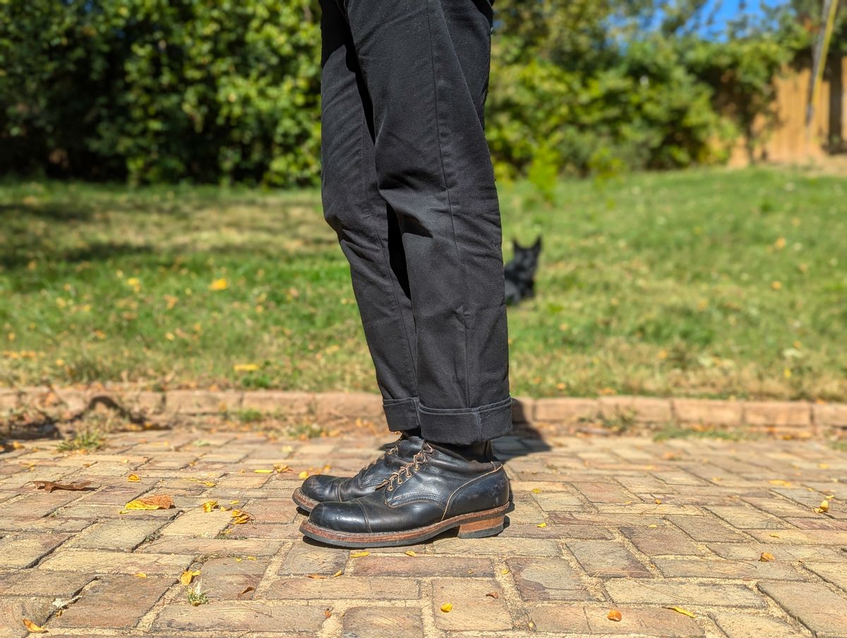 Photo by demo on October 13, 2024 of the White's Bounty Hunter in Horween Black Chromexcel.