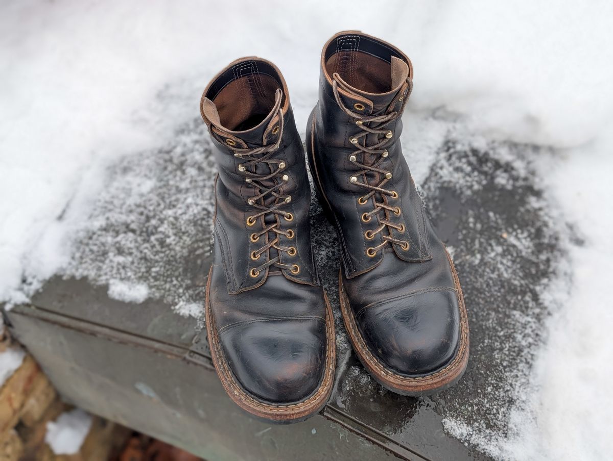 Photo by demo on December 1, 2024 of the White's Bounty Hunter in Horween Black Chromexcel.
