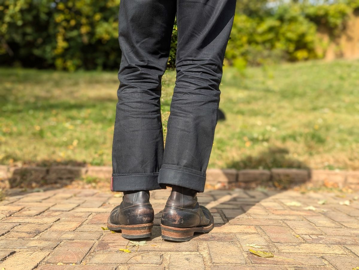 Photo by demo on October 23, 2024 of the White's Bounty Hunter in Horween Black Chromexcel.