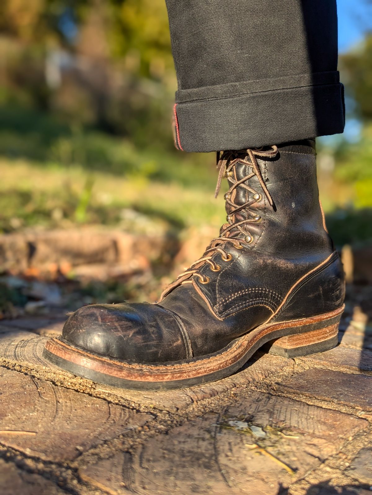 Photo by demo on October 23, 2024 of the White's Bounty Hunter in Horween Black Chromexcel.