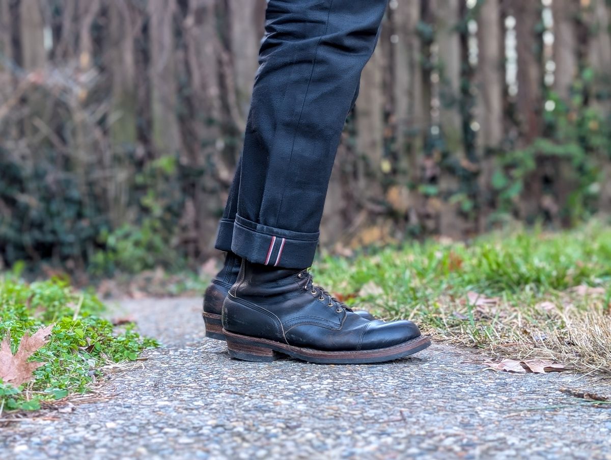 Photo by demo on December 19, 2024 of the White's Bounty Hunter in Horween Black Chromexcel.