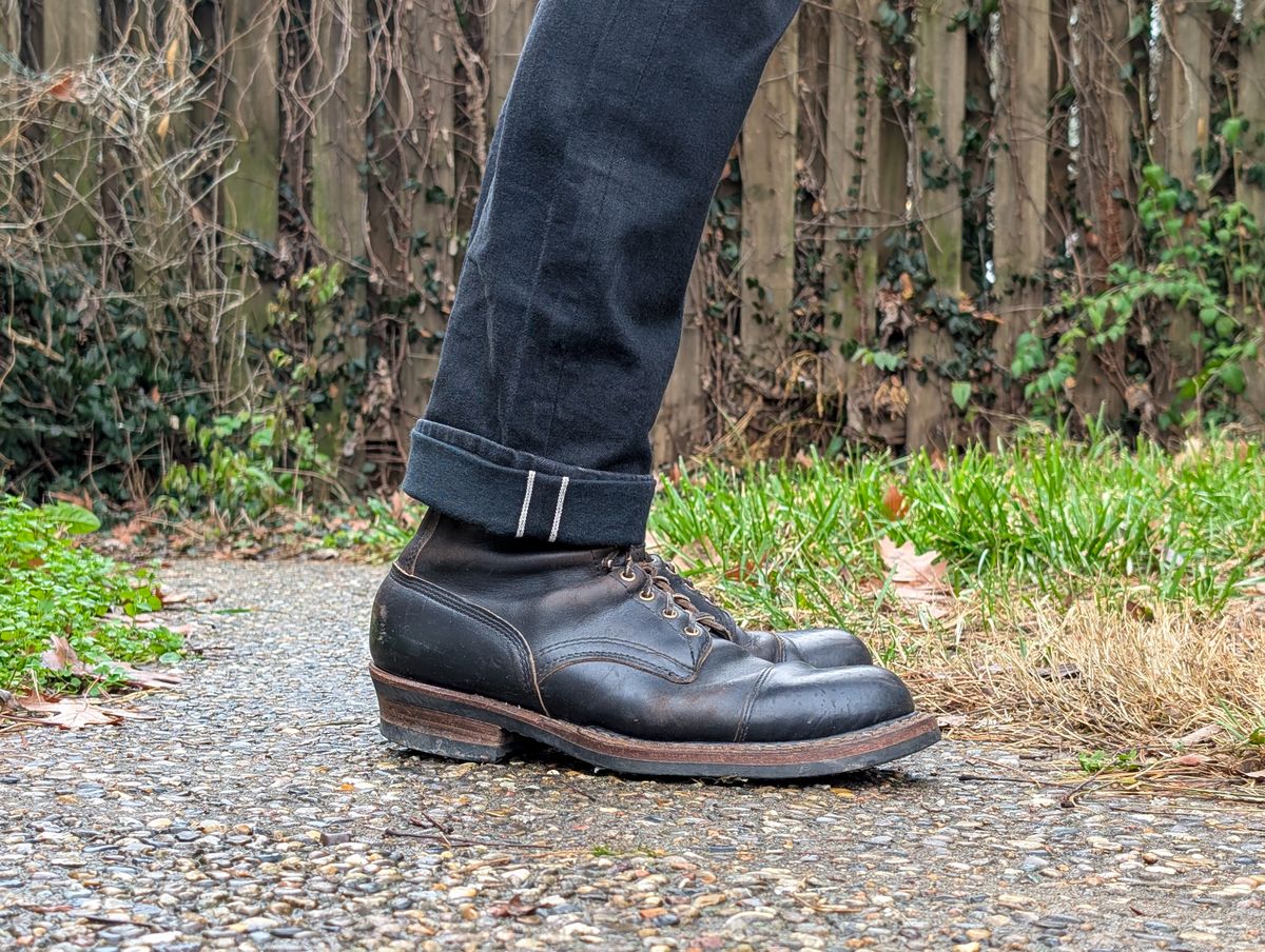 Photo by demo on December 28, 2024 of the White's Bounty Hunter in Horween Black Chromexcel.
