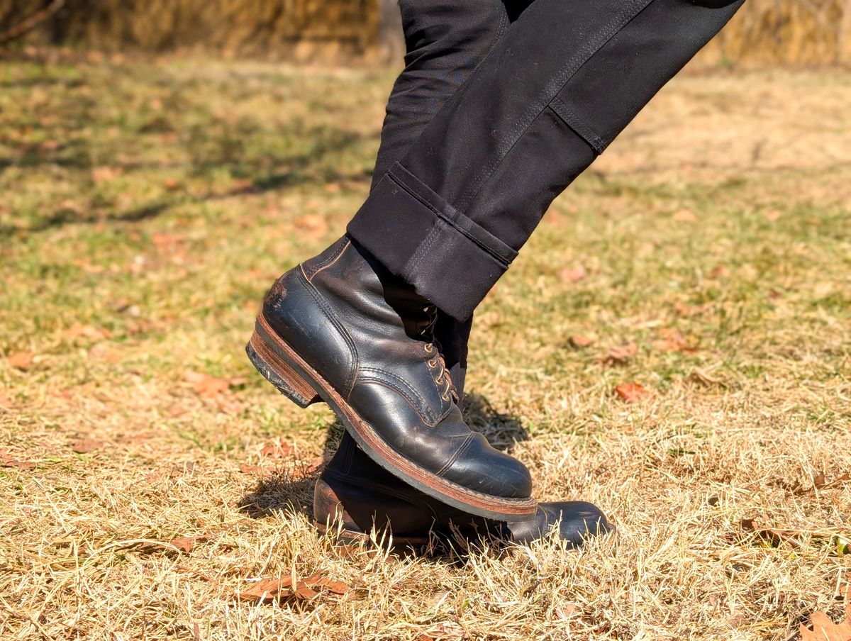 Photo by demo on February 1, 2025 of the White's Bounty Hunter in Horween Black Chromexcel.