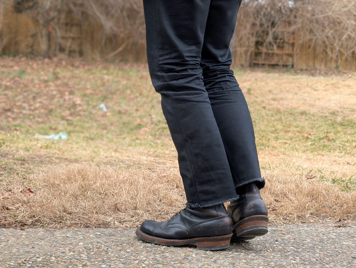 Photo by demo on February 10, 2025 of the White's Bounty Hunter in Horween Black Chromexcel.