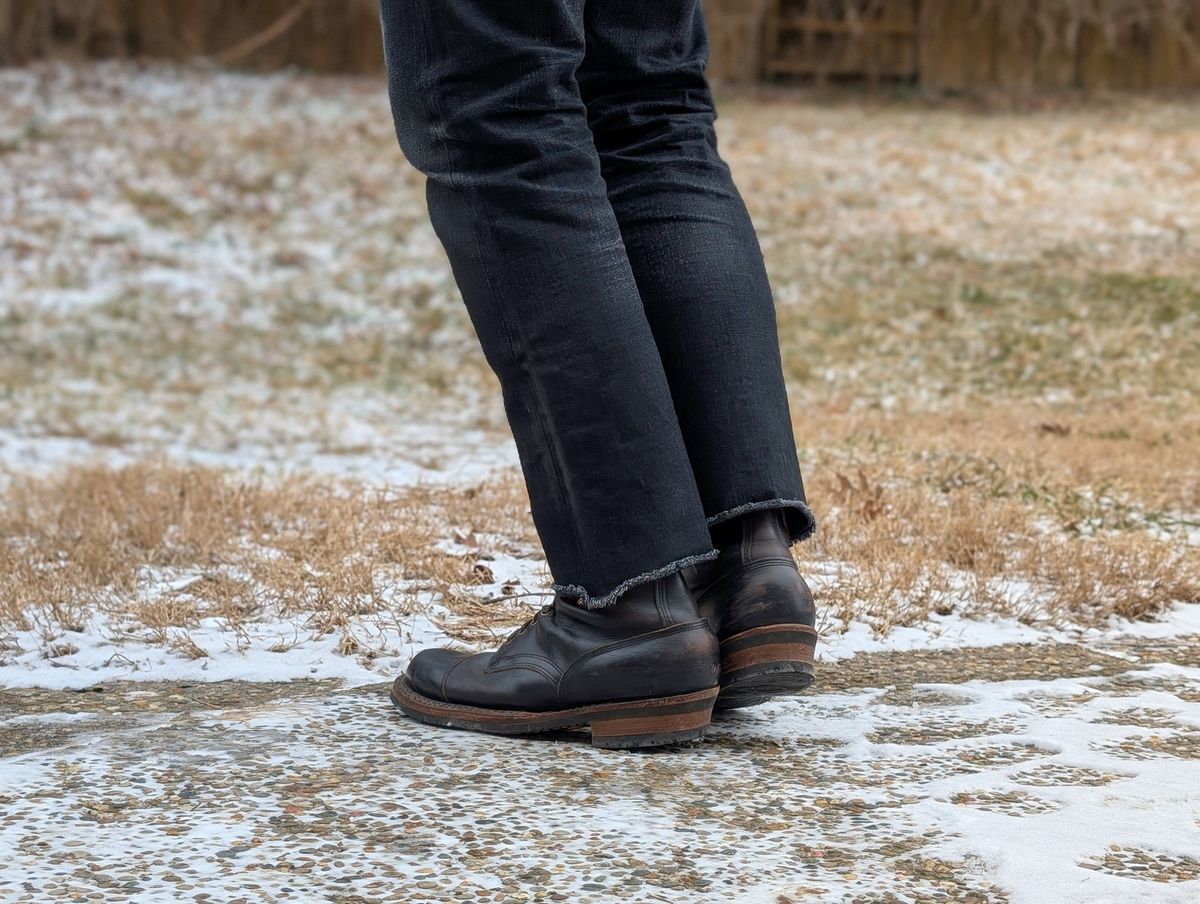 Photo by demo on February 17, 2025 of the White's Bounty Hunter in Horween Black Chromexcel.