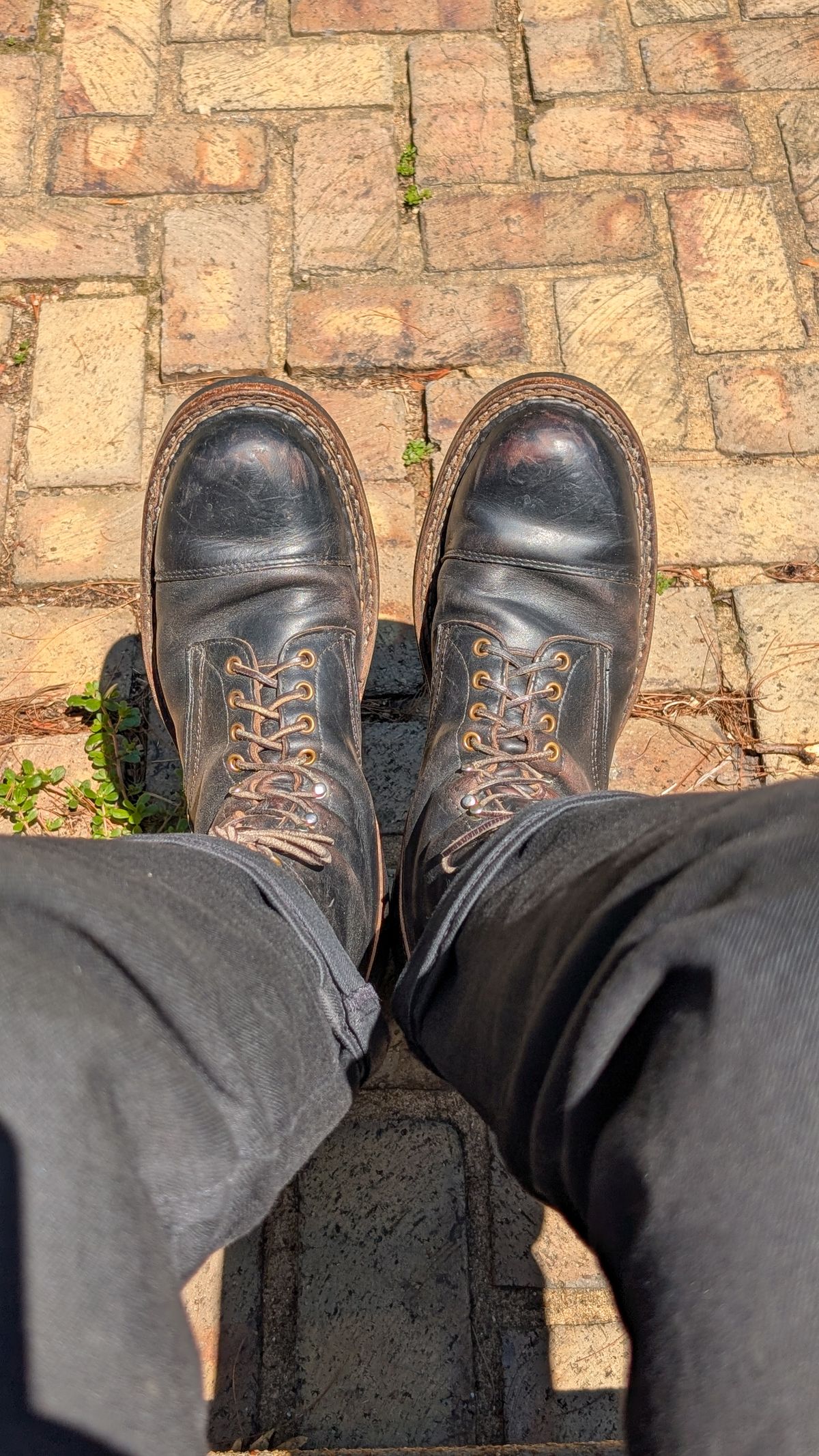 Photo by demo on June 12, 2026 of the White's Bounty Hunter in Horween Black Chromexcel.