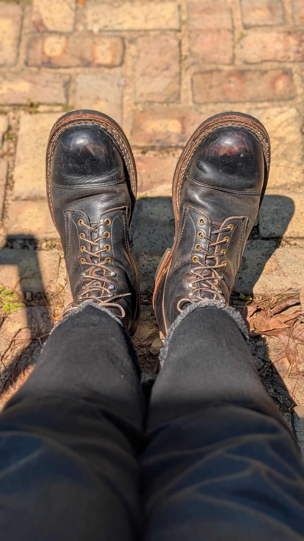 Photo by demo on April 30, 2026 of the White's Bounty Hunter in Horween Black Chromexcel.
